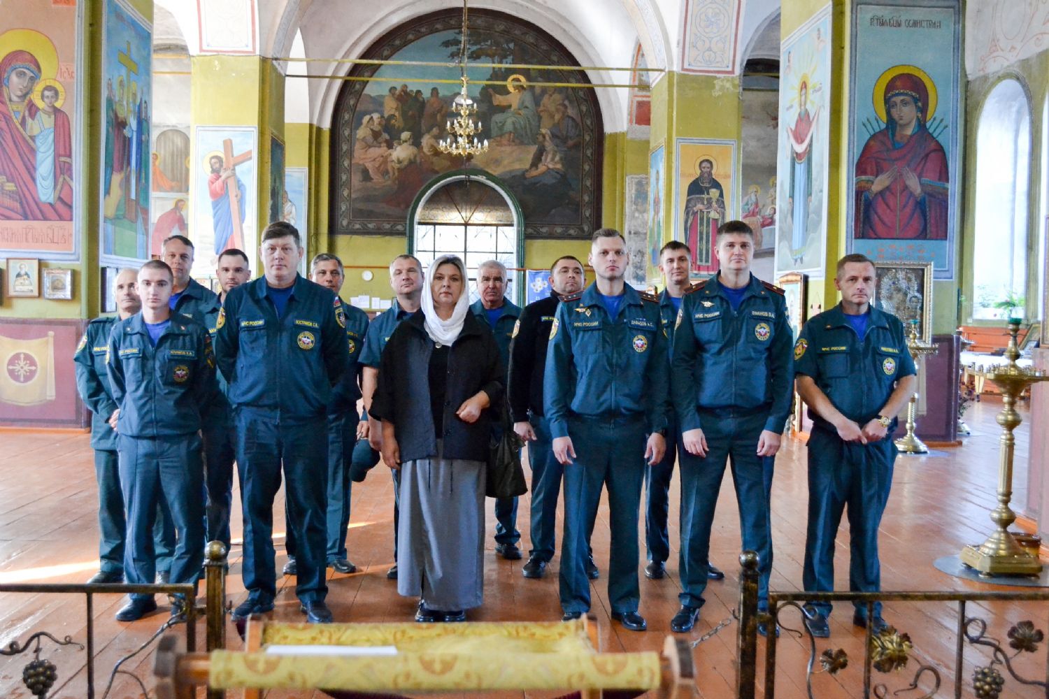 В Богоявленском храме пгт Грибановский состоялся молебен о пожарных и спасателях.