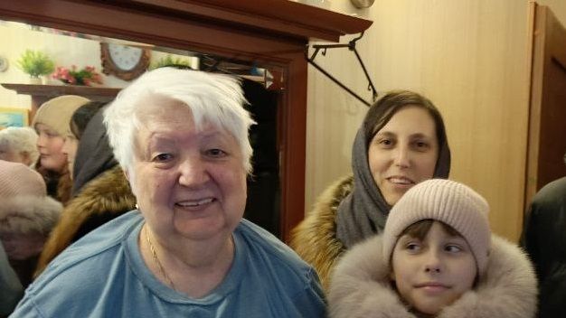 Активисты поздравили пожилых одиноких людей с Рождеством