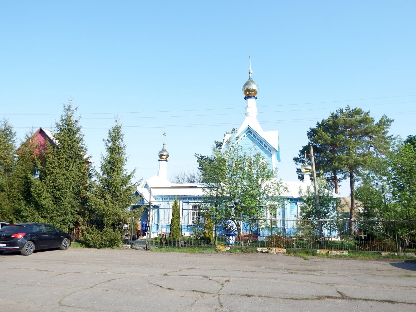 В Покровском храме села Бароновка почтили память протоиерея Вячеслава Старцева в пятую годовщину его кончины